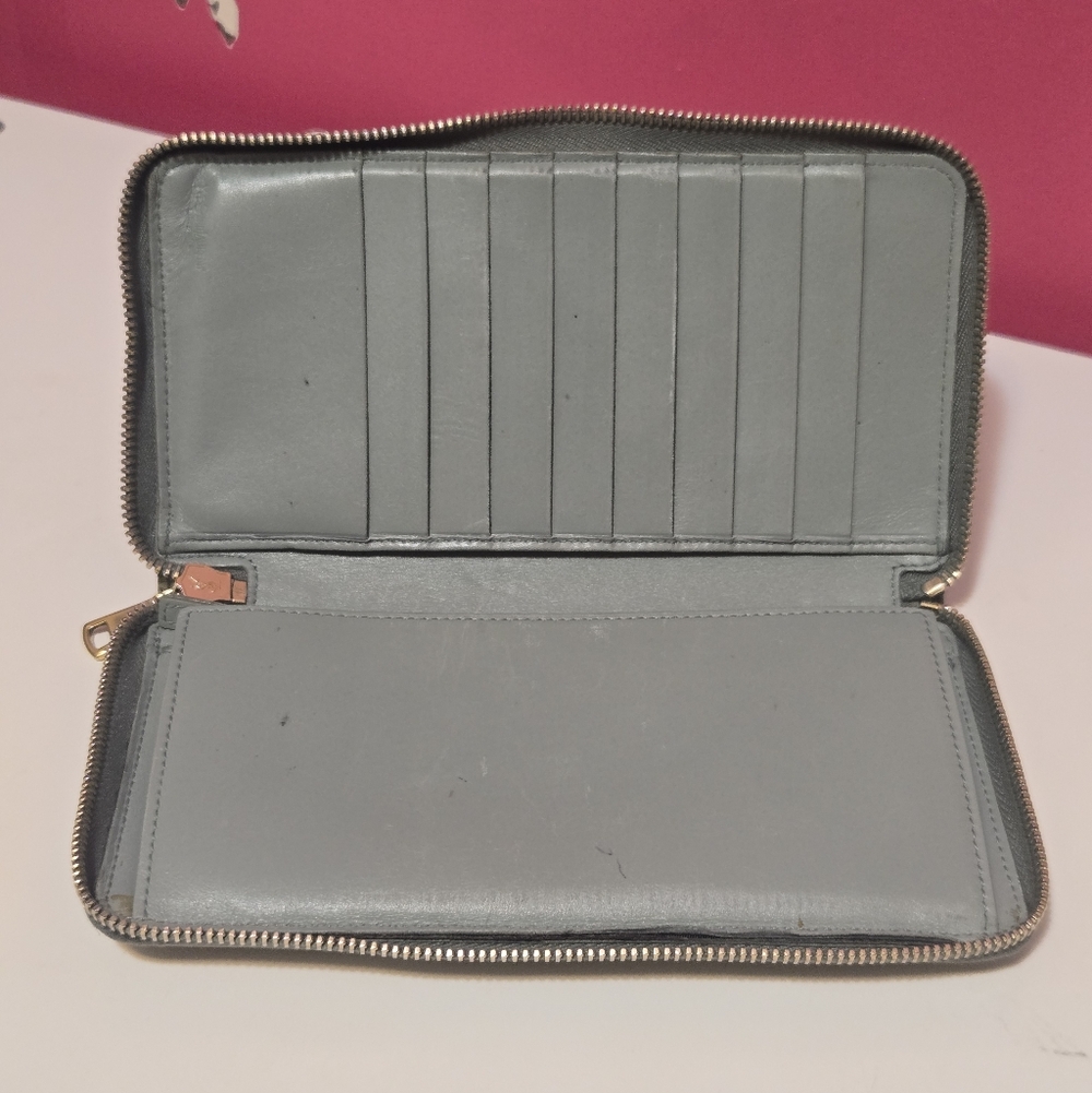 GUC Yves Saint Laurent Olive Green Patent Leather Ziparound Continental Wallet - Picture 10 of 15